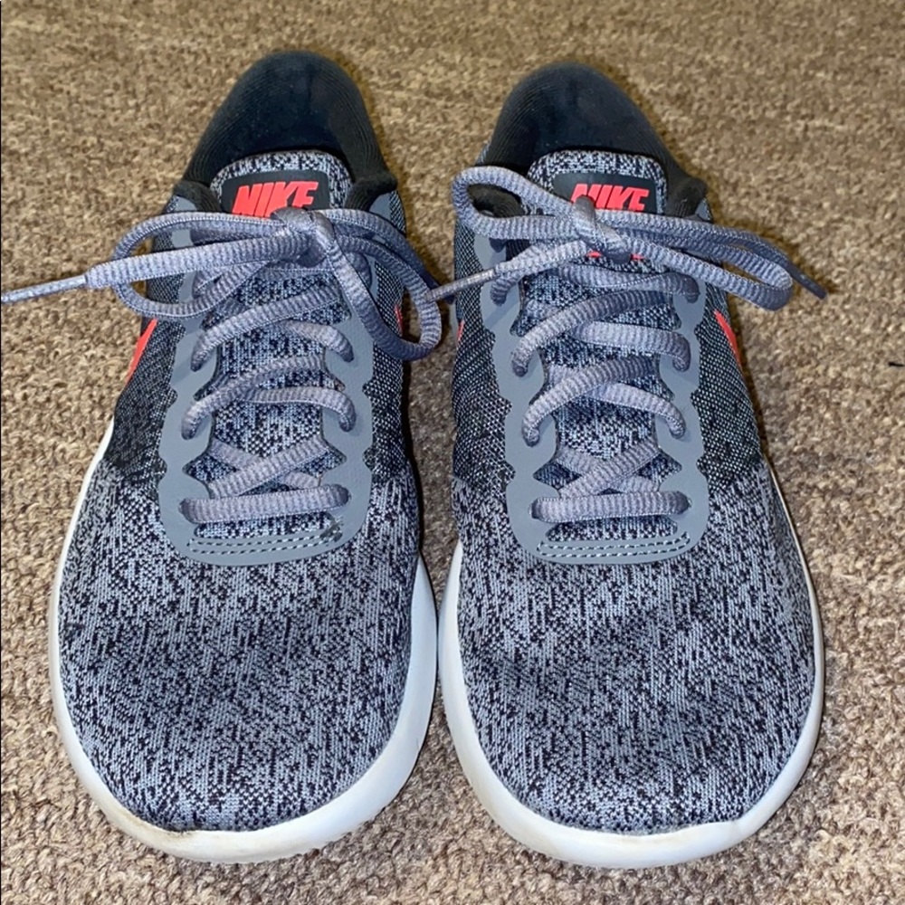 Women’s Nike shoes